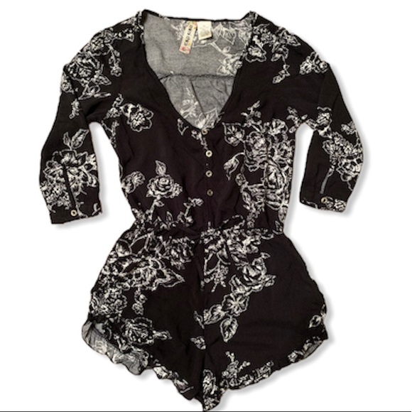 Mimi Chica Other - Floral Romper
